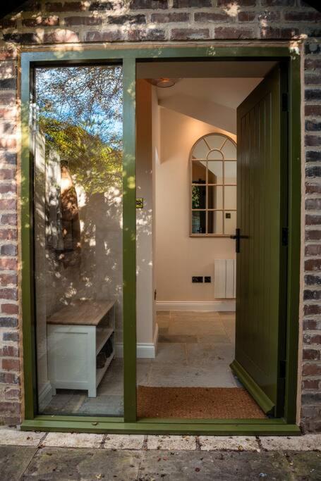 The Stables, Converted Barn Outside York Exterior foto